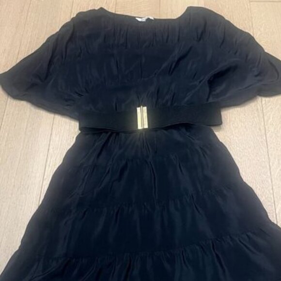 TUCKER Midi Off the Shoulder (or on!) Dress - Black - Size Medium - Picture 3 of 8